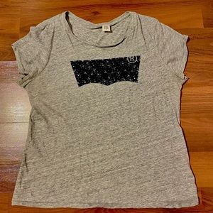 Limited Edition Levi’s Women shirt